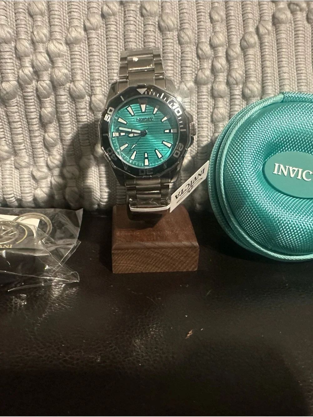 Invicta Pro Diver Meridian Men's Watch (Model 69239) w/Travel Case and Key Chain
